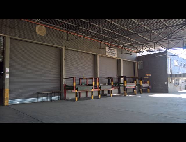 24,000M² WAREHOUSE TO LET IN EAST FIELD